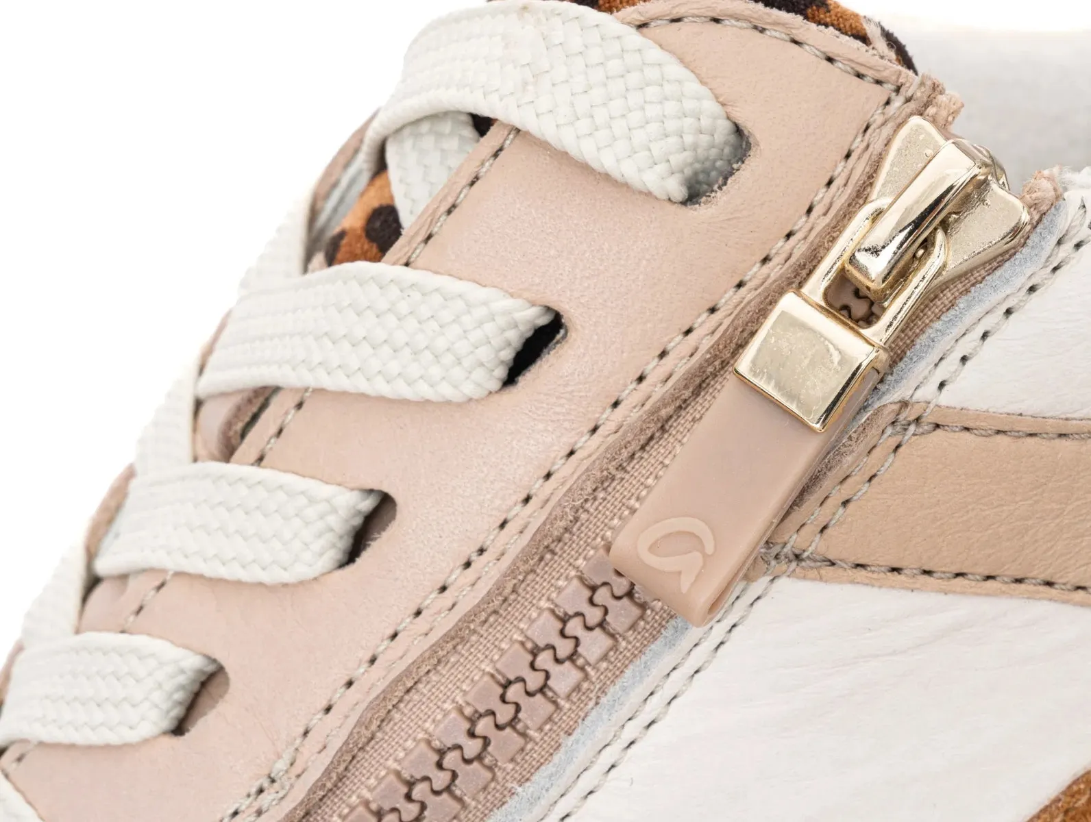 Ara 12-57702-16 Garda – White Sand Leopard