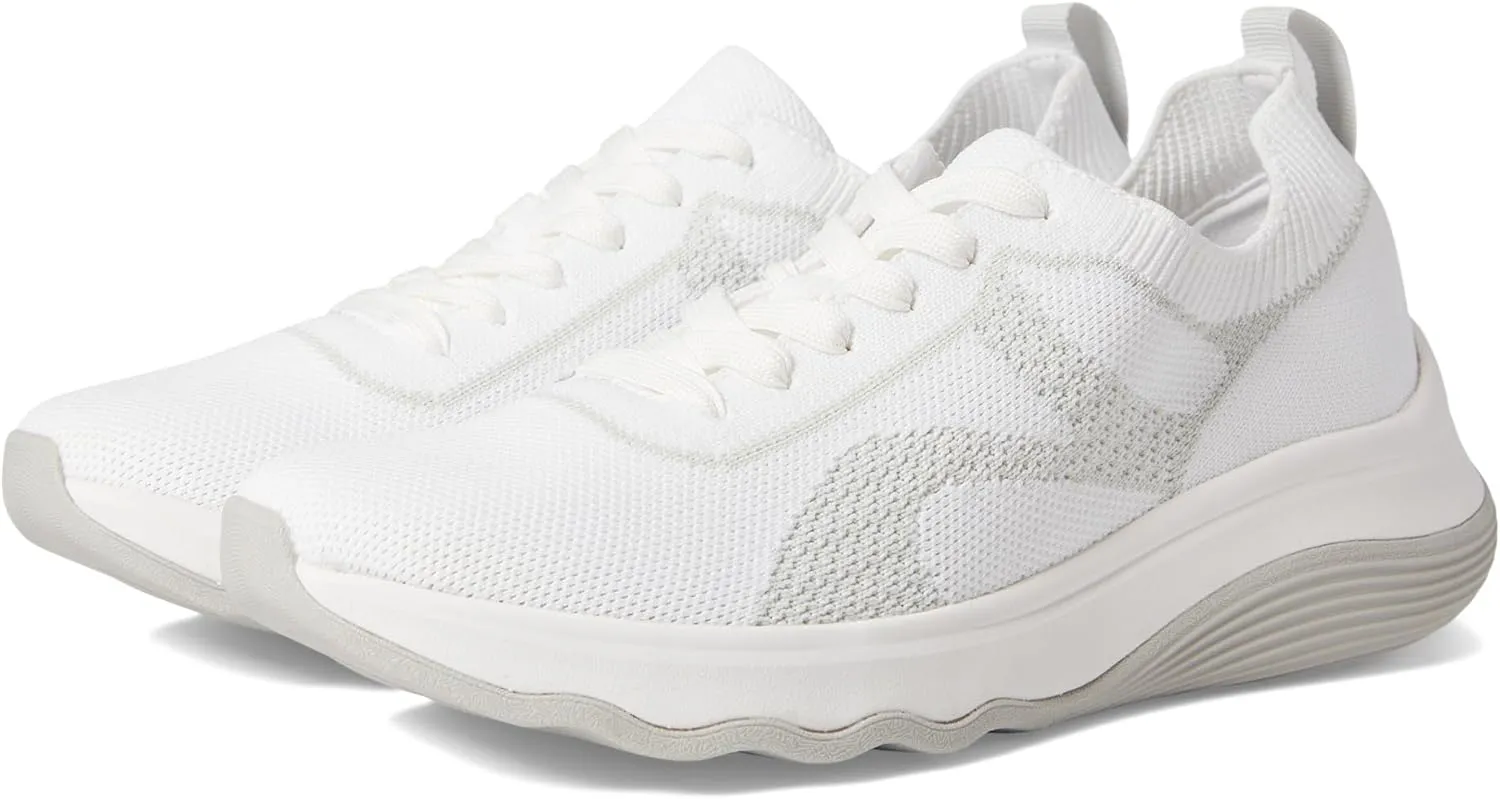 Clarks Women's Circuit Tie Oxford