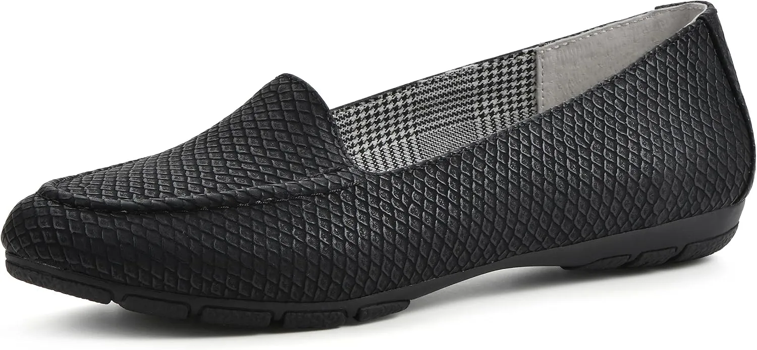 CLIFFS BY WHITE MOUNTAIN Women's Gracefully Tailored Loafer Flat