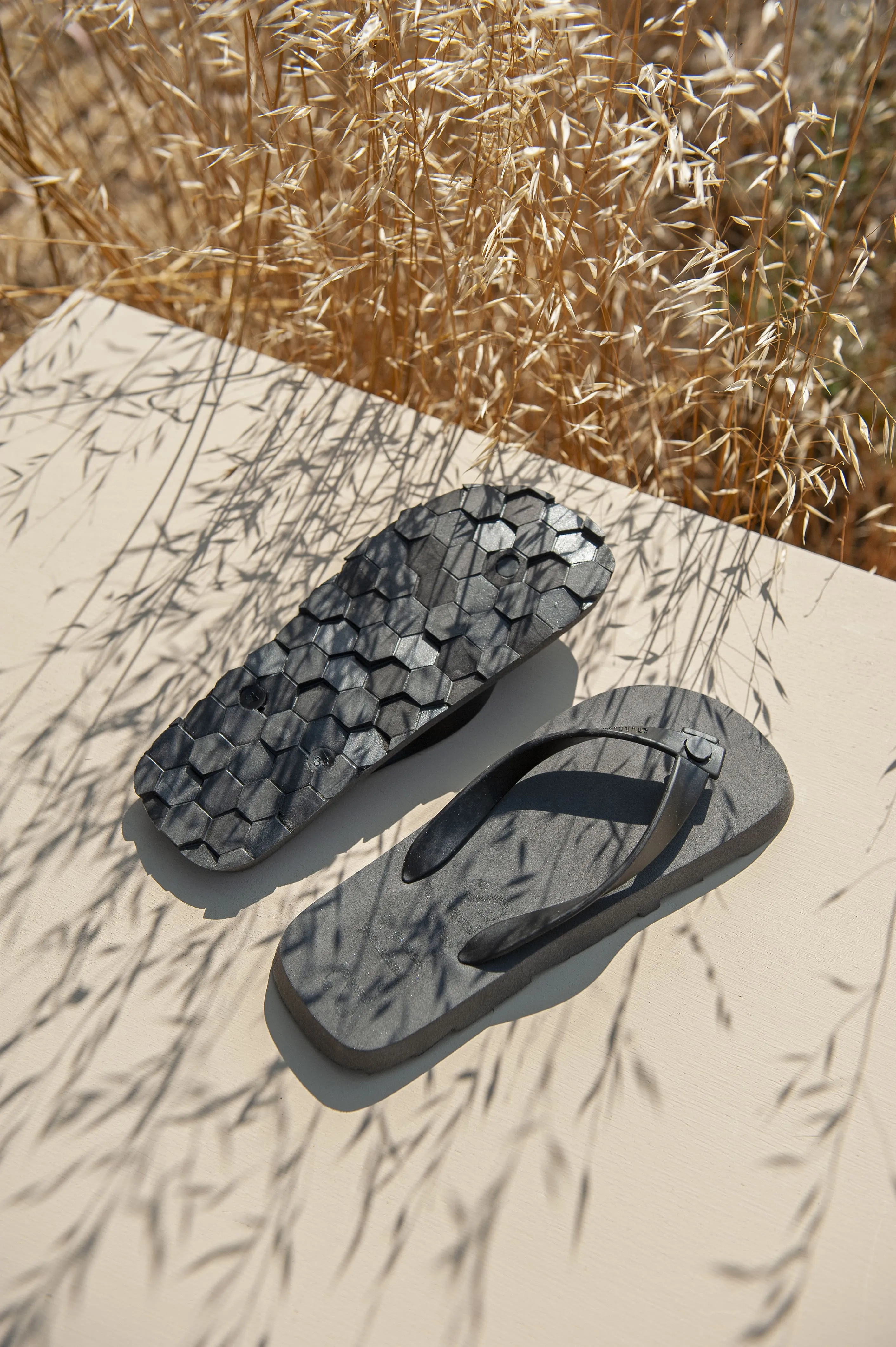 Flos Rubber Flip Flops | Black