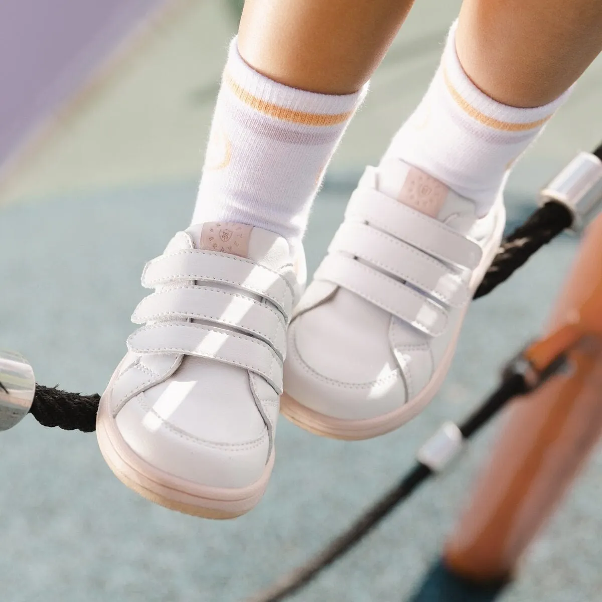 Happy Trainer in White/Blush