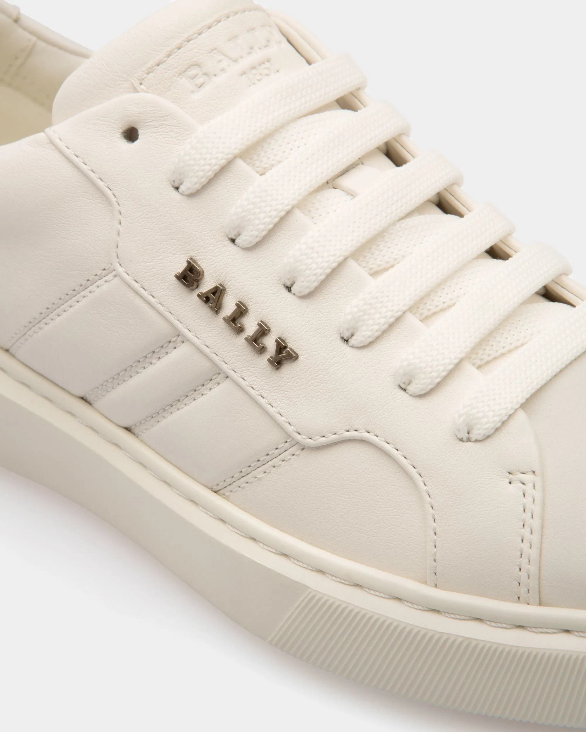 Maxim Leather Sneakers In White