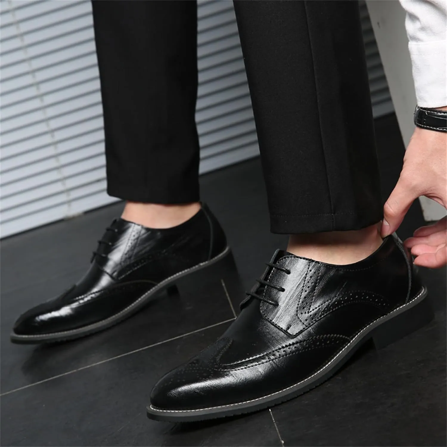 Men's Classic Leather Formal Business Oxford Wingtip Lace Up Retro Casual Dress Shoes for Men Comfortable