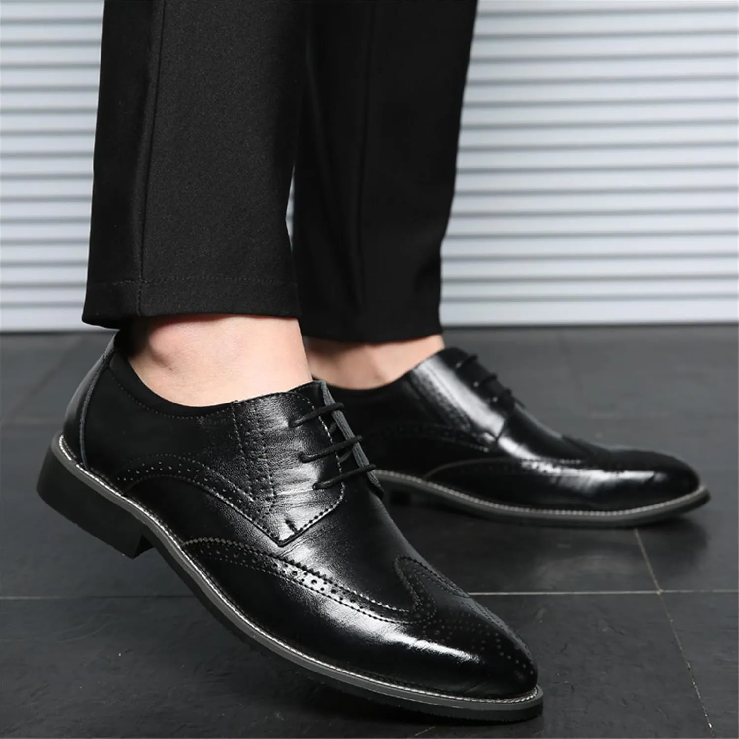 Men's Classic Leather Formal Business Oxford Wingtip Lace Up Retro Casual Dress Shoes for Men Comfortable