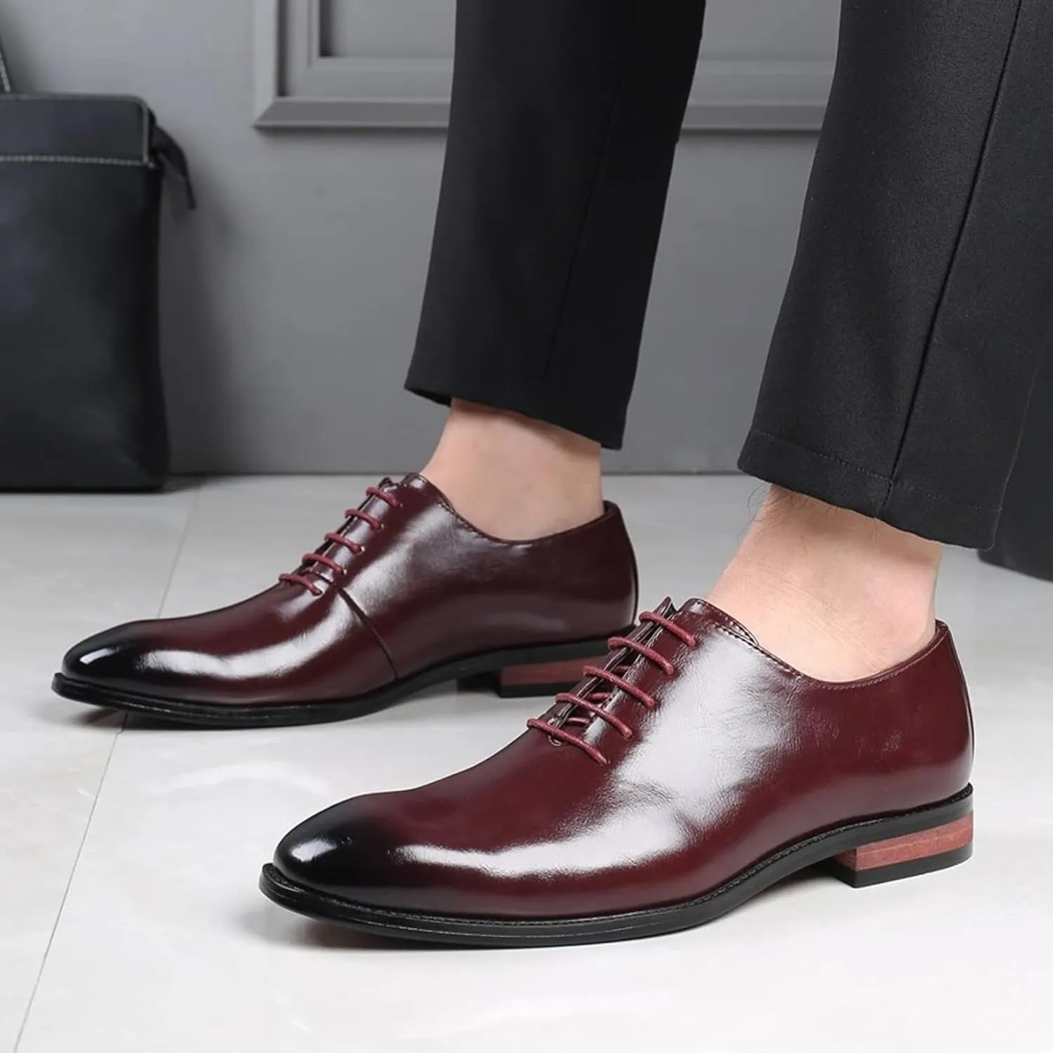 Men's Formal Shoes, Gentlemen's Wedding Parties, Oxford Shoes, Fashionable Low Top Lace up Business Shoes, Pointed Classic Leather Shoes