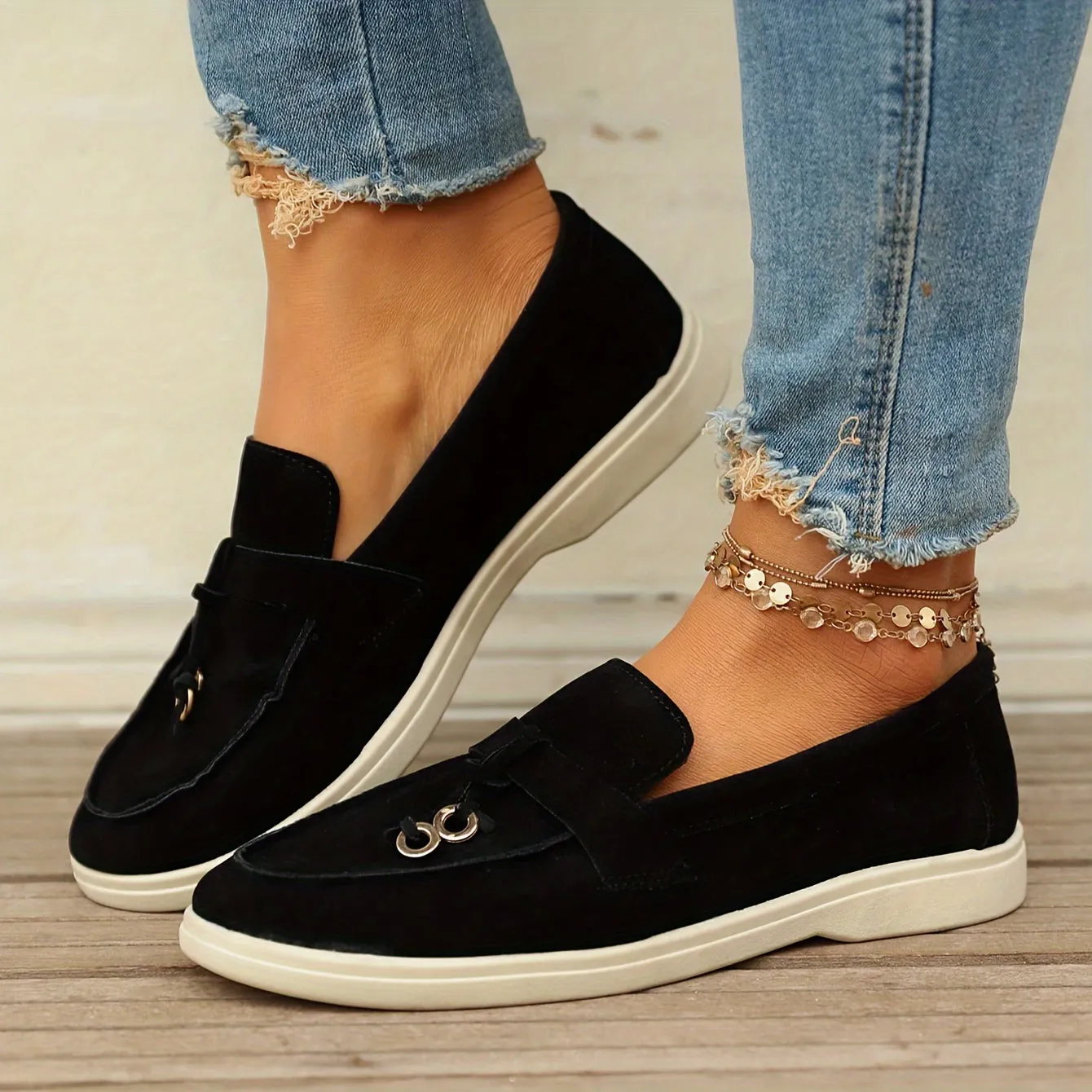 Mila - Chic Feminine Tassel Loafers with Stylish Iron Ring Accent
