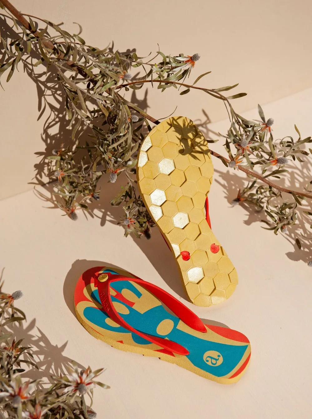 Nalu Rubber Flip Flops | Oil Yellow