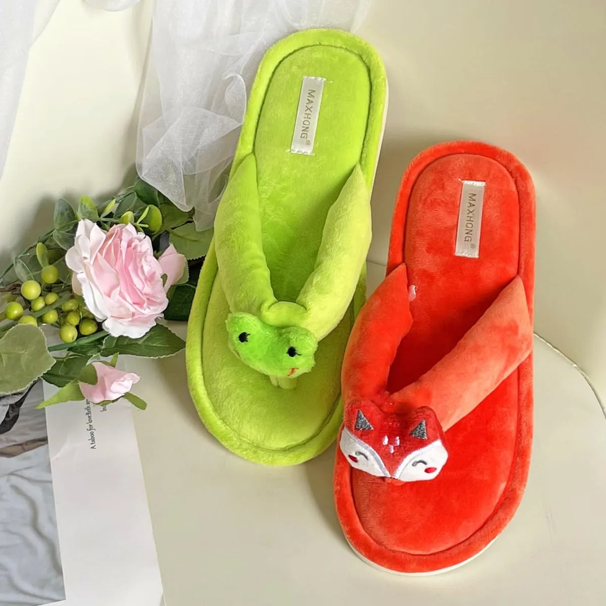 Women House Slippers Thong Slippers with Cute Animal, Memory Foam Flip-Flop Slippers for Women Indoor