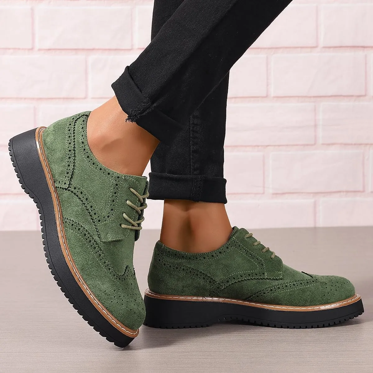 Women's Oxfords Classic Lace Up Vintage Round Toe Platform Casual Wingtip Brogues Low Heel Dress Shoes