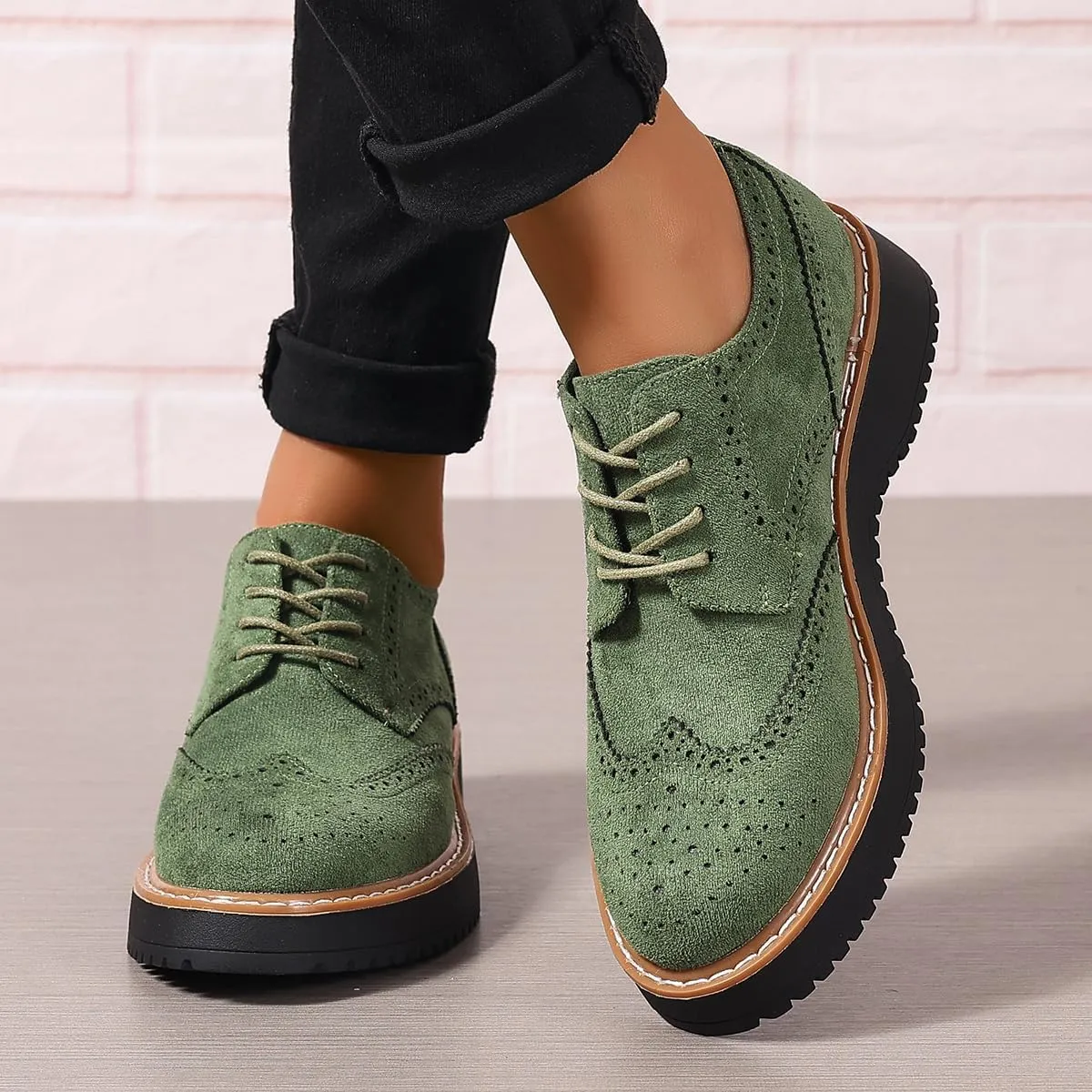 Women's Oxfords Classic Lace Up Vintage Round Toe Platform Casual Wingtip Brogues Low Heel Dress Shoes